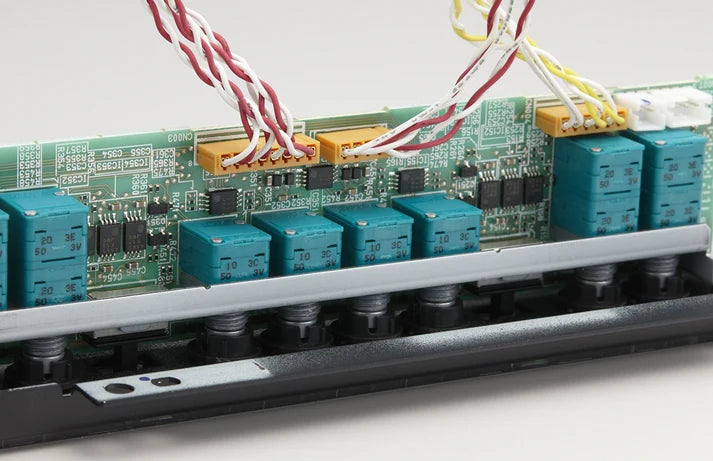 Sony XM-GS4: 70 W 4 Ω 4- / 3- / 2-Channel Car Stereo Amplifier